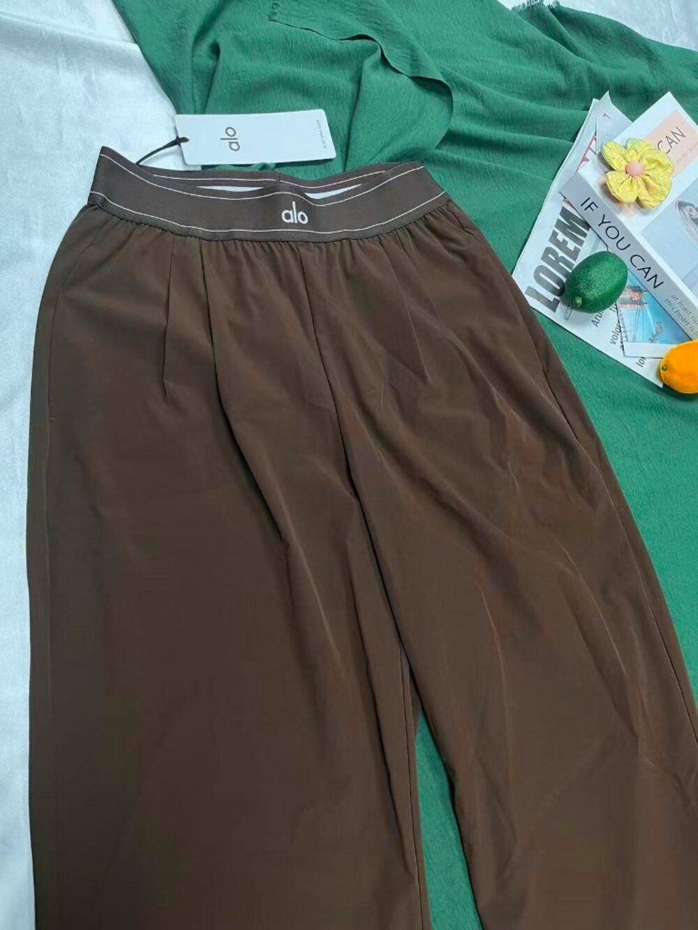 🎂ALO Yoga Suit Up Trouser NWT 🏈 Espresso Brown (Regular) Advanced relaxation - Picture 2 of 8